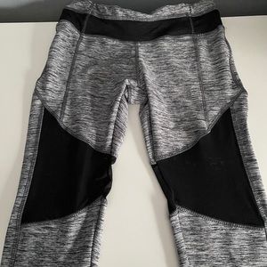 Mesh knee workout leggings
